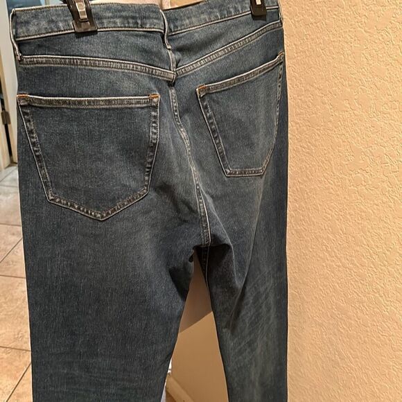 Everlane Men's 31x30 Tapered Straight Leg Jeans Medium Wash Distressed Denim New - Picture 4 of 7